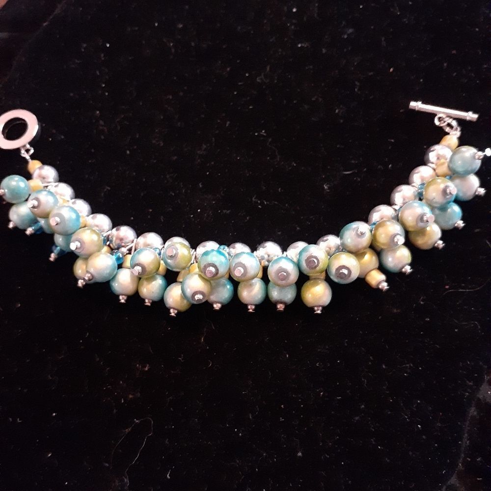 7.5" HANDBEADED METALLIC RESIN BEADING
